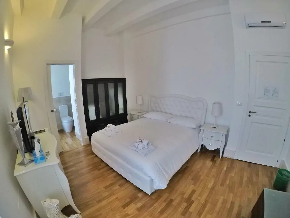 فندق مبيت وإفطار مبيت وإفطار سيراكوزا La Residenza Del Reginale إيطاليا